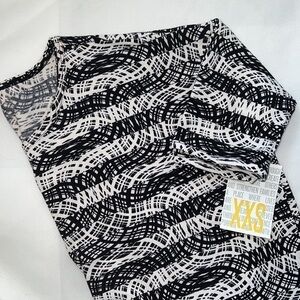 NEW! Short Sleeve Oversized LuLaRoe Irma size XXS